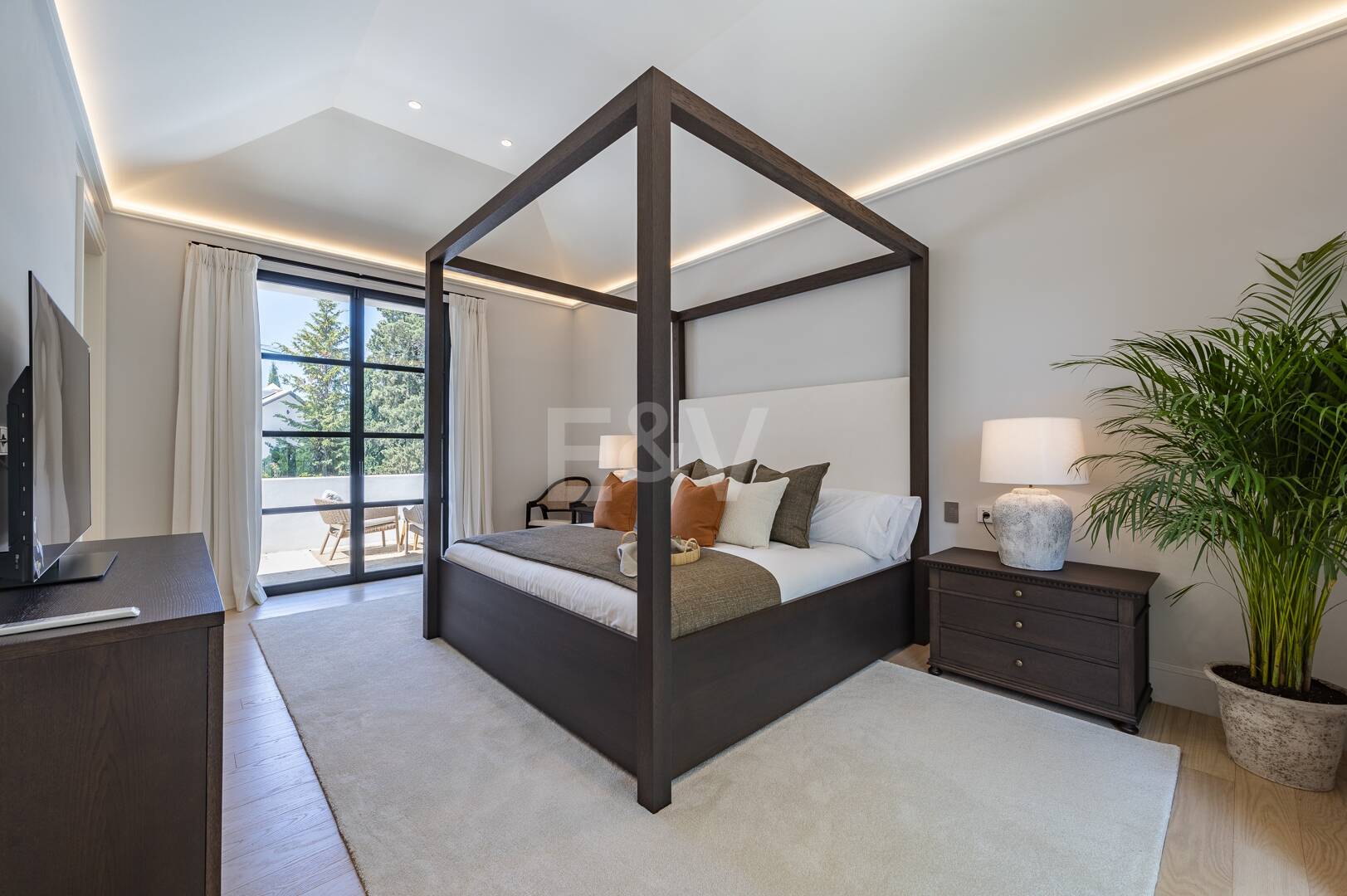 Cascada de Camojan: Modern Classic Jewel with Sea Views