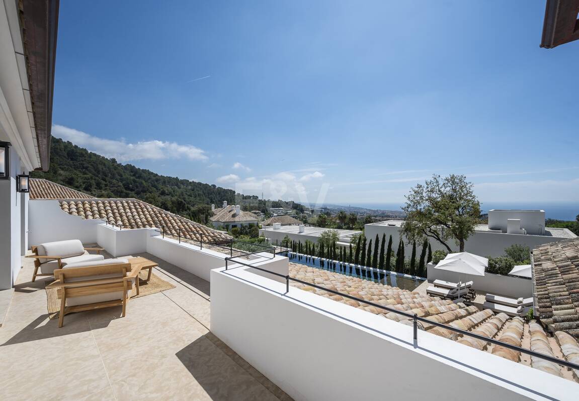 Cascada de Camoján: Modernes klassisches Juwel mit Meerblick