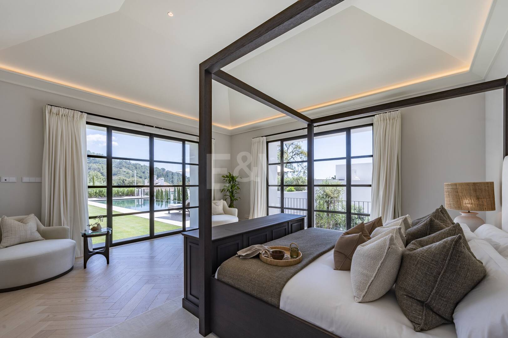 Cascada de Camojan: Modern Classic Jewel with Sea Views