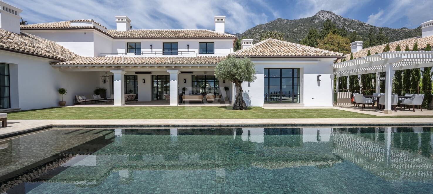 Cascada de Camojan: Modern Classic Jewel with Sea Views