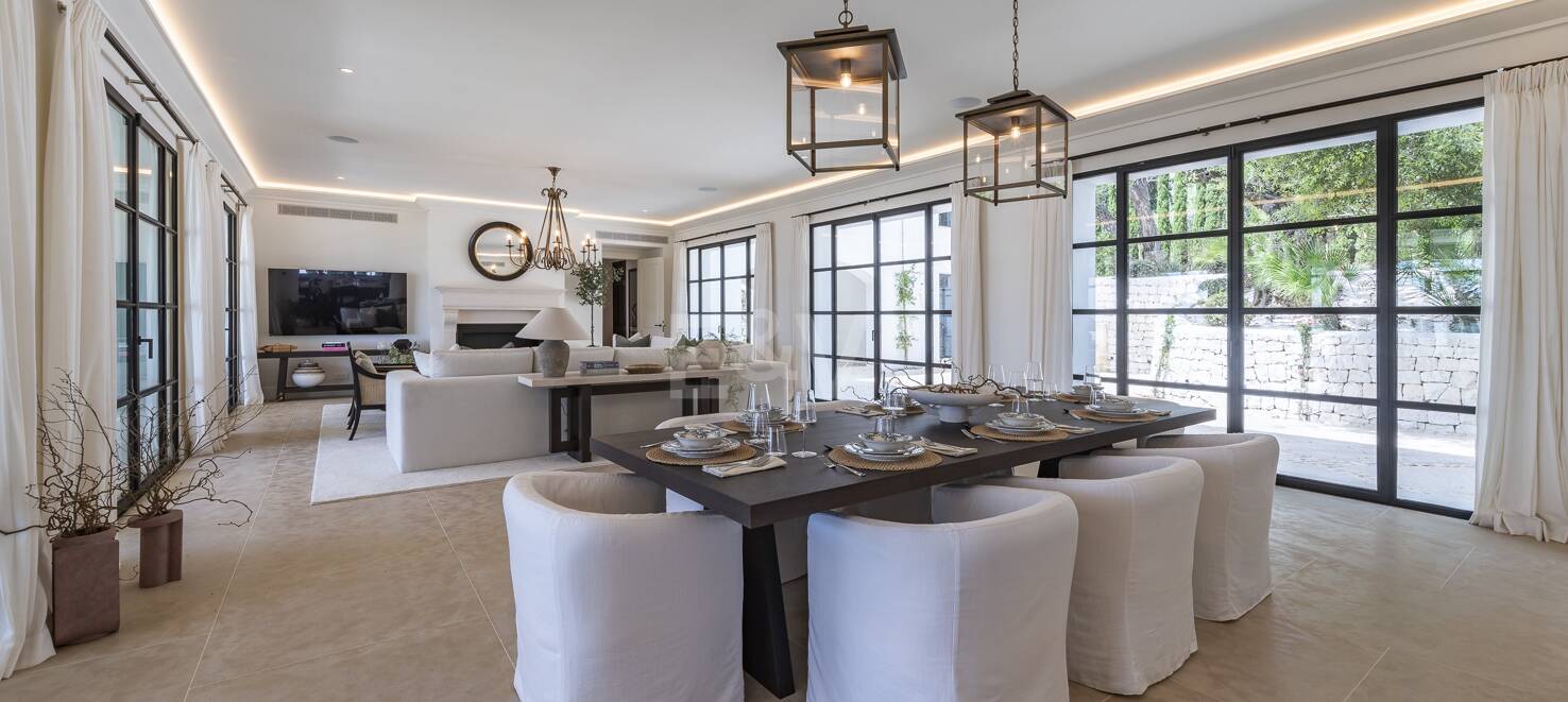 Cascada de Camojan: Modern Classic Jewel with Sea Views