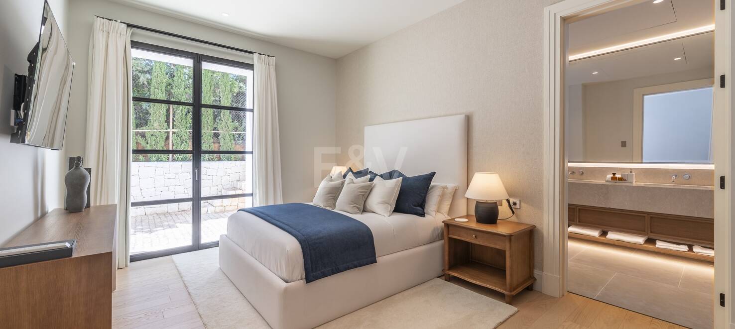 Cascada de Camojan: Modern Classic Jewel with Sea Views