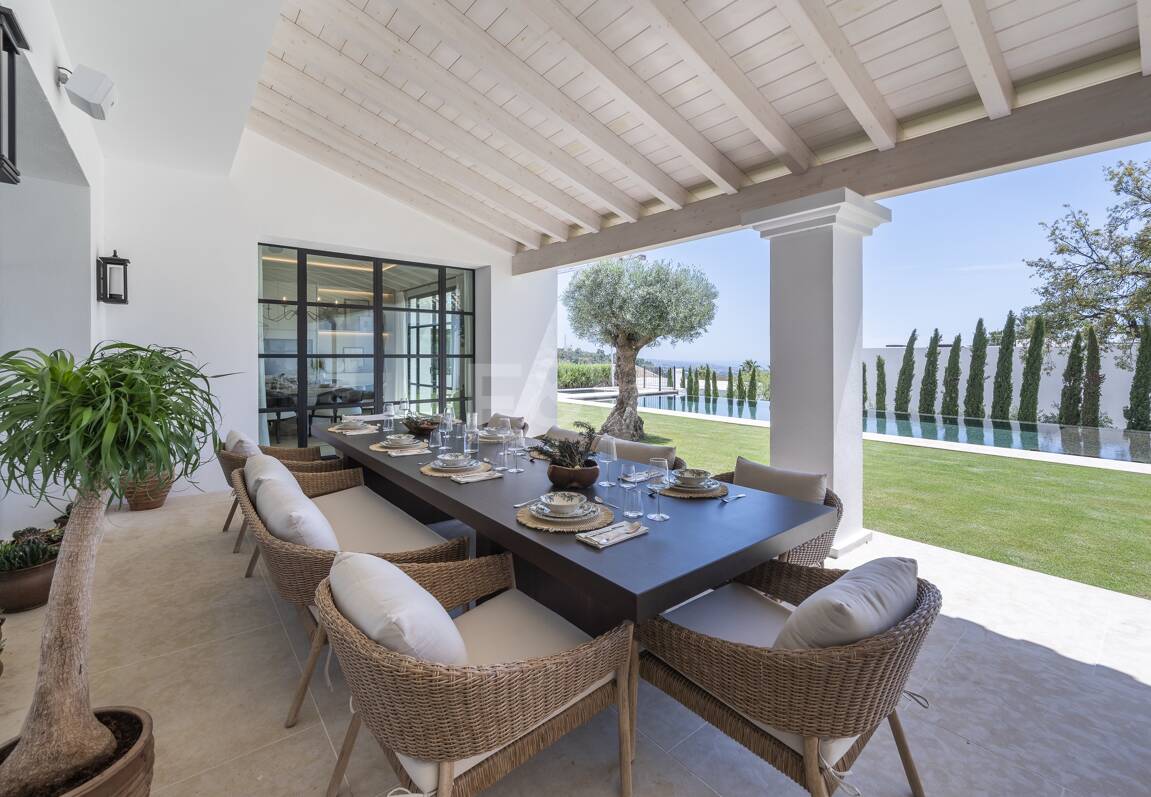 Cascada de Camoján: Modernes klassisches Juwel mit Meerblick