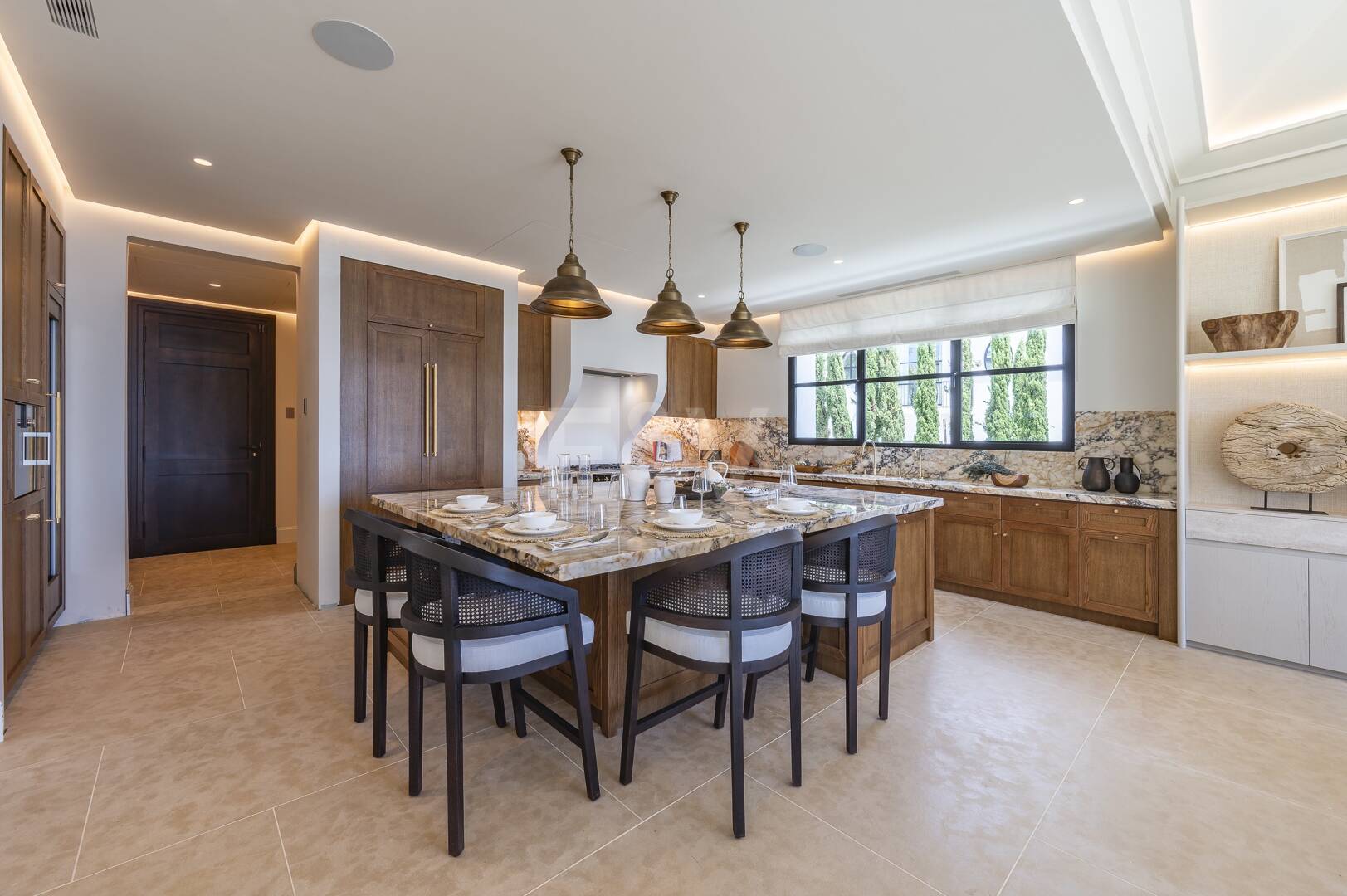 Cascada de Camoján: Modernes klassisches Juwel mit Meerblick