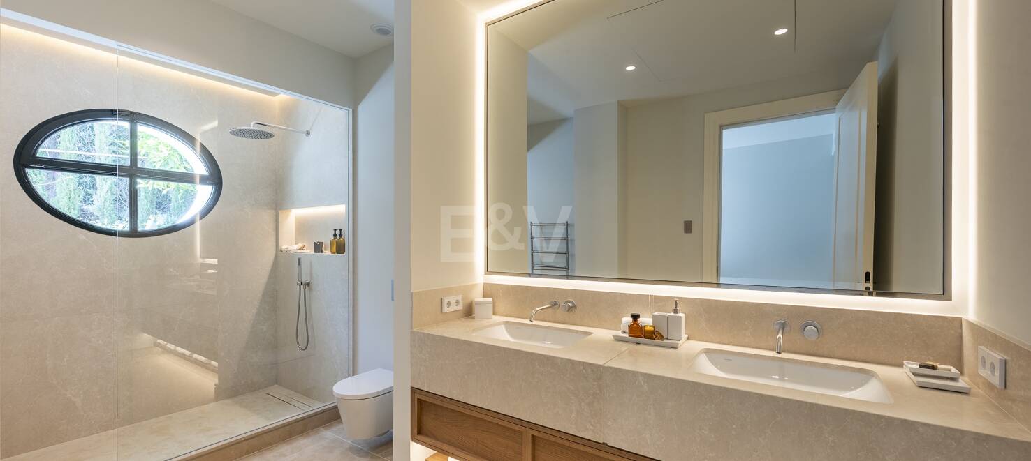 Cascada de Camojan: Modern Classic Jewel with Sea Views