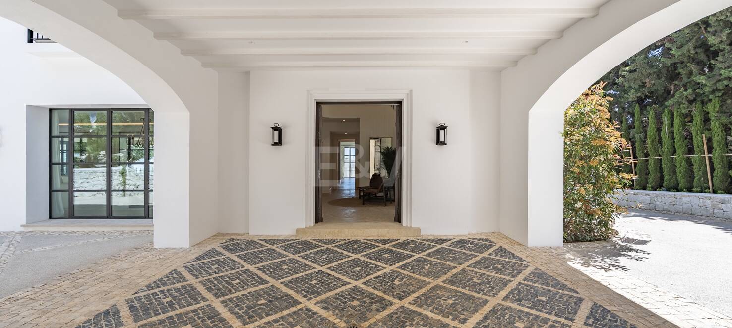 Cascada de Camojan: Modern Classic Jewel with Sea Views