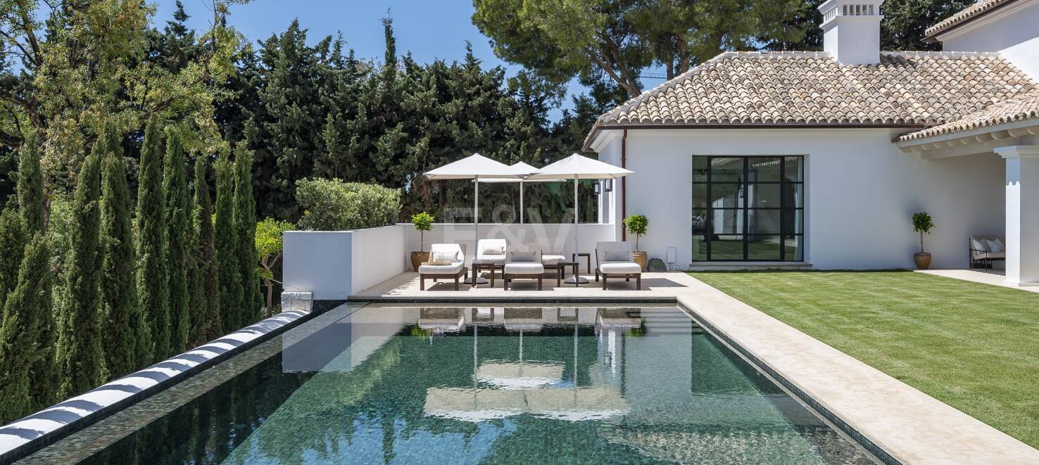 Cascada de Camojan: Modern Classic Jewel with Sea Views