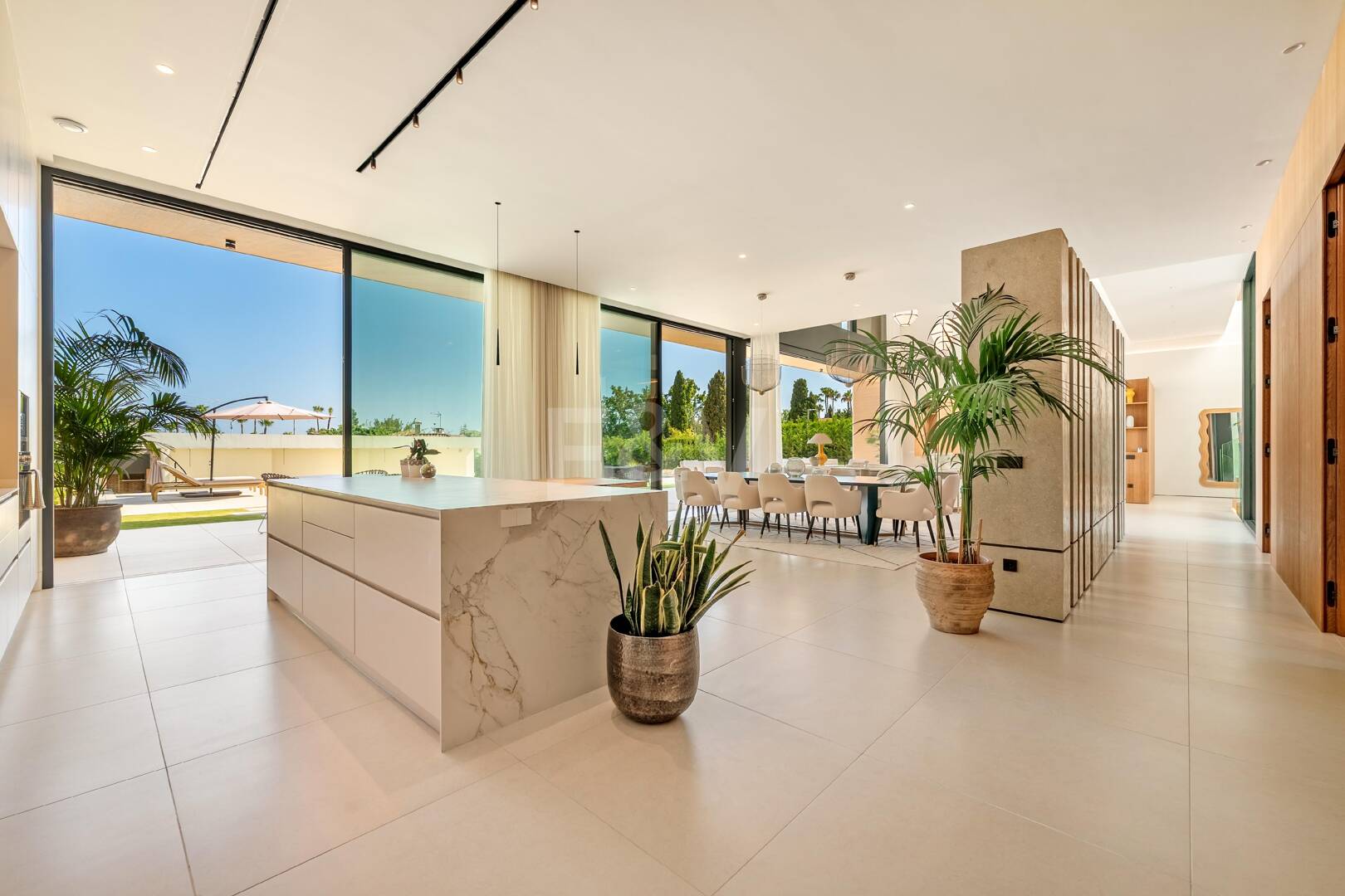 Grand Contemporary Villa with Luxury Amenities and Prime Golfside Living