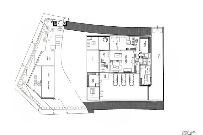 Grand Contemporary Villa with Luxury Amenities and Prime Golfside Living