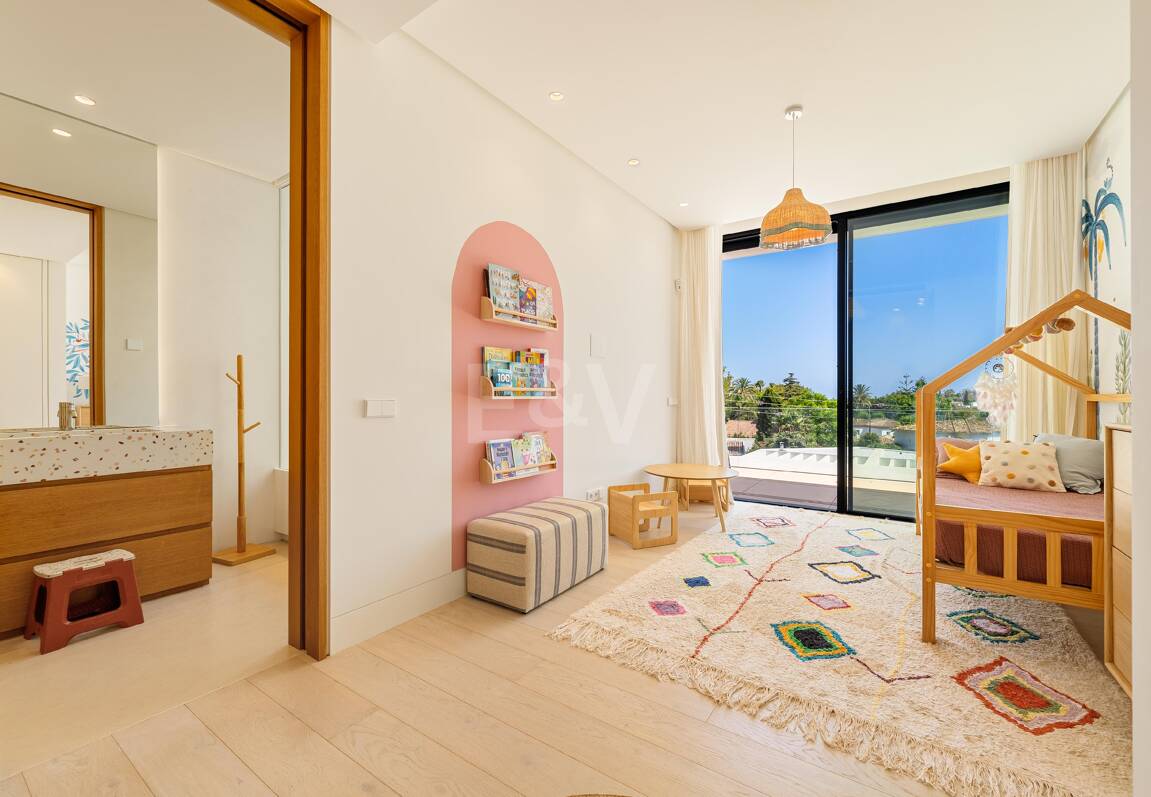 Grand Contemporary Villa with Luxury Amenities and Prime Golfside Living