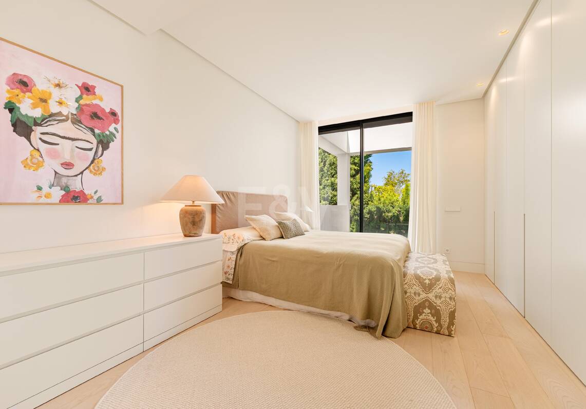Grand Contemporary Villa with Luxury Amenities and Prime Golfside Living