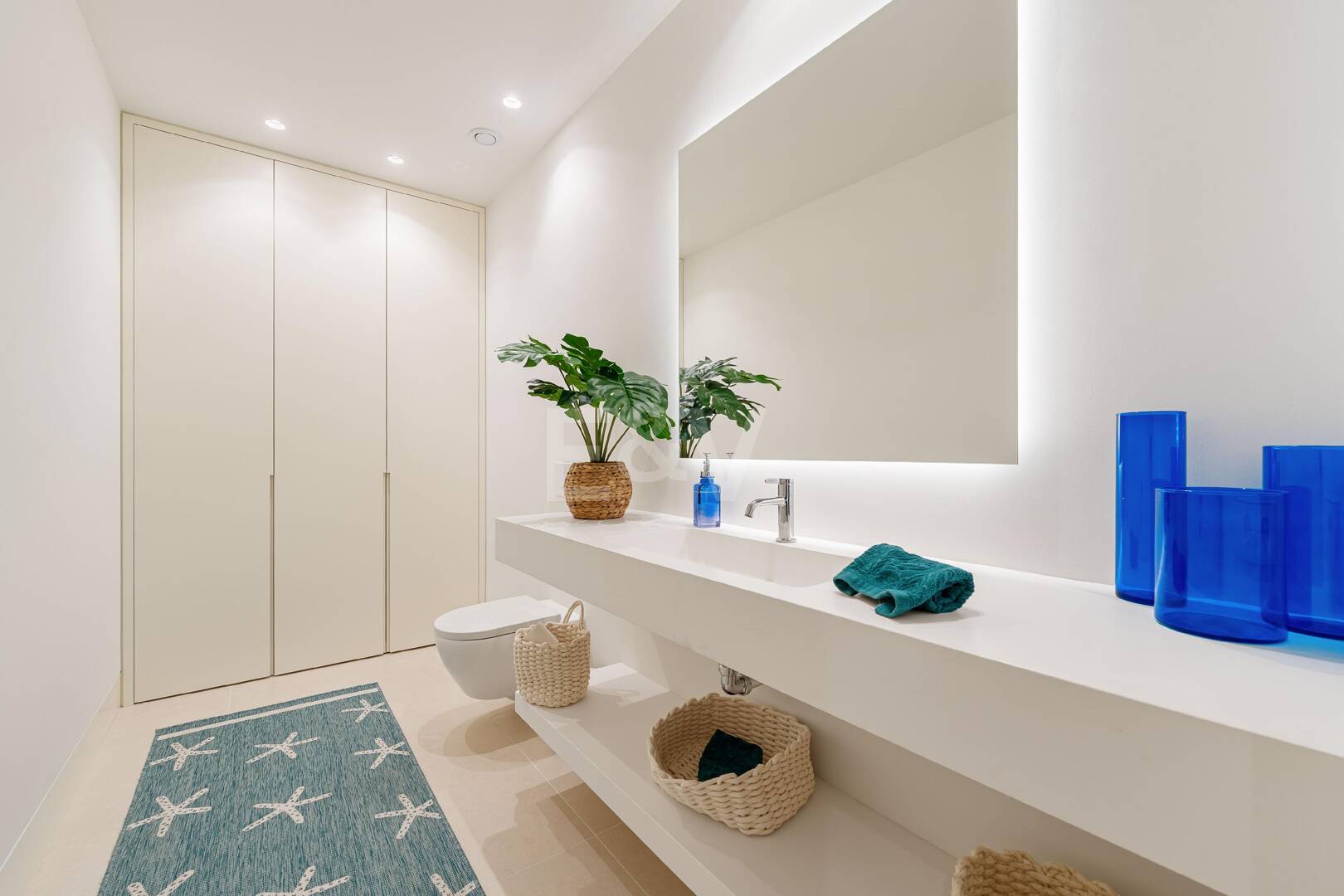 Gran villa contemporánea con lujosas comodidades y vida junto al campo de golf