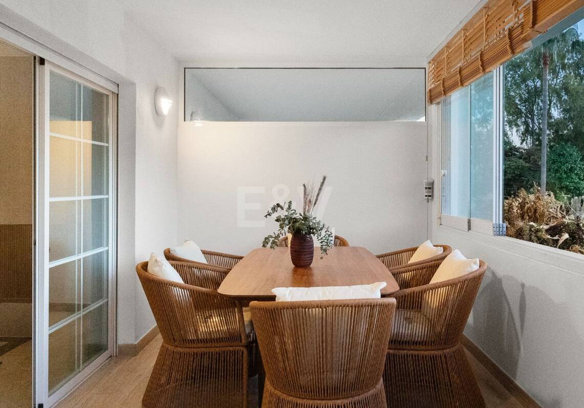 Sofisticado apartamento en una comunidad privada cerca de los mejores servicios de Marbella