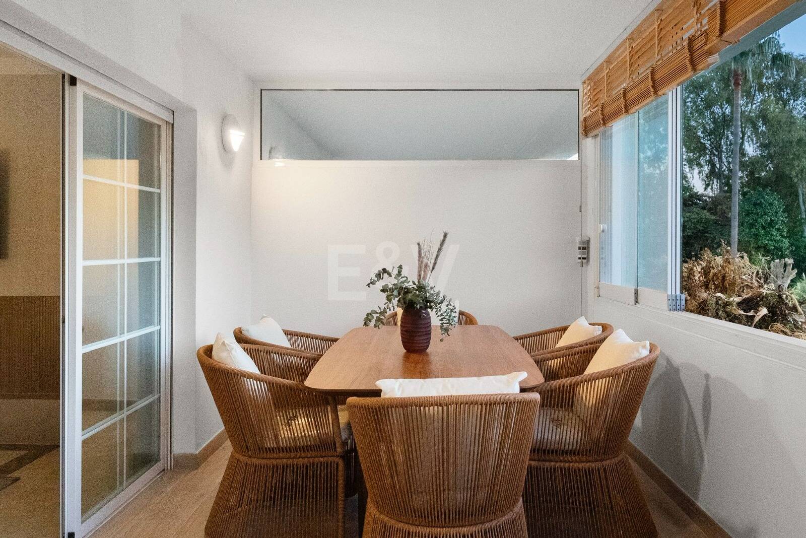 Sofisticado apartamento en una comunidad privada cerca de los mejores servicios de Marbella