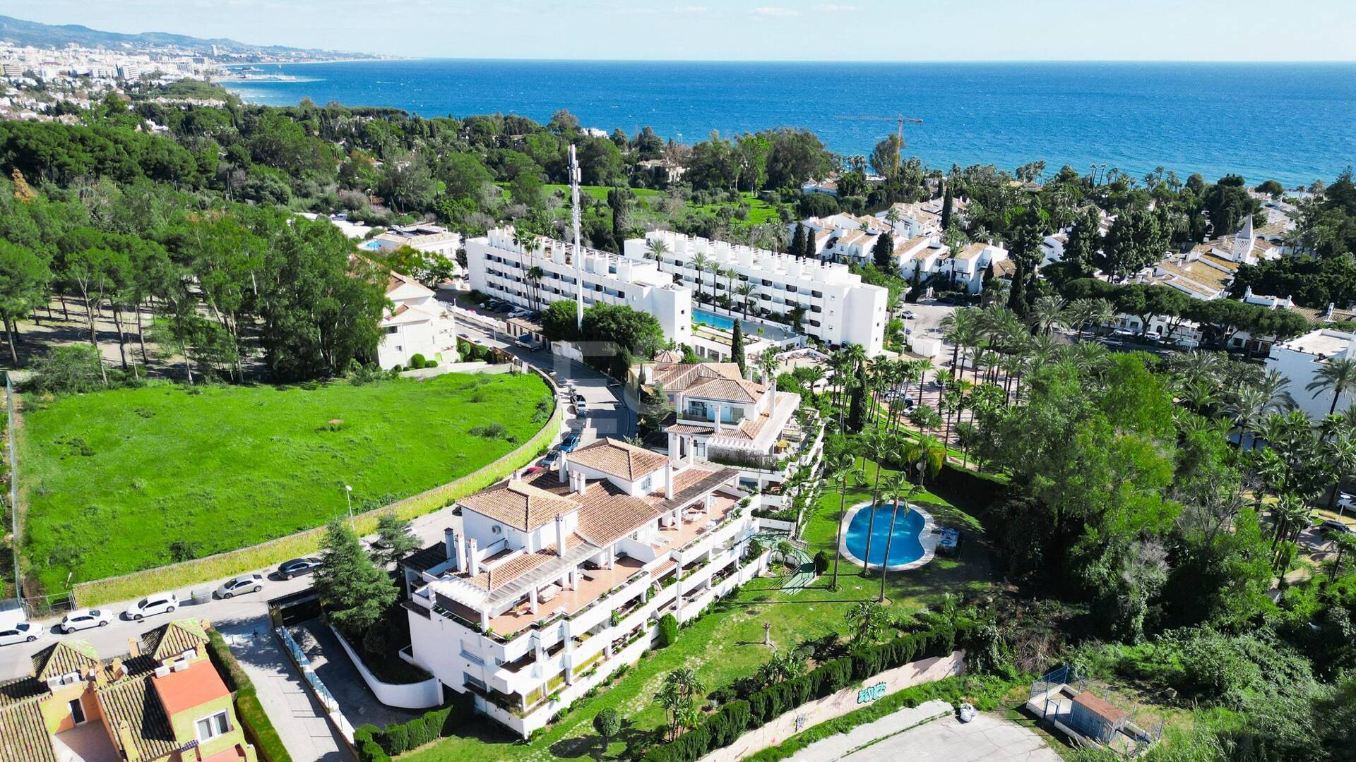 Sofisticado apartamento en una comunidad privada cerca de los mejores servicios de Marbella