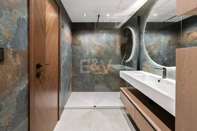 Sofisticado apartamento en una comunidad privada cerca de los mejores servicios de Marbella