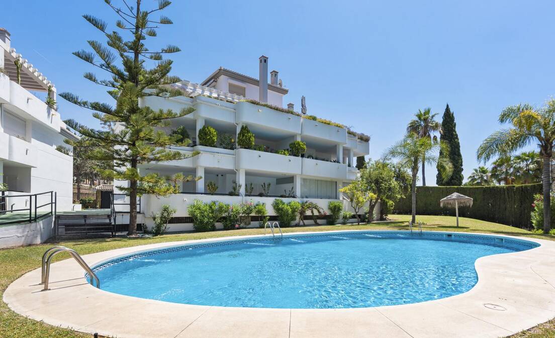 Elegant Ground Floor Apartment on Marbella’s Golden Mile