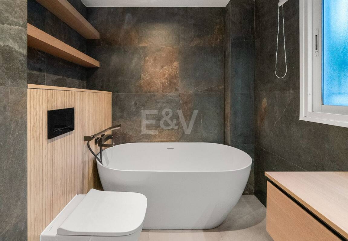 Sofisticado apartamento en una comunidad privada cerca de los mejores servicios de Marbella