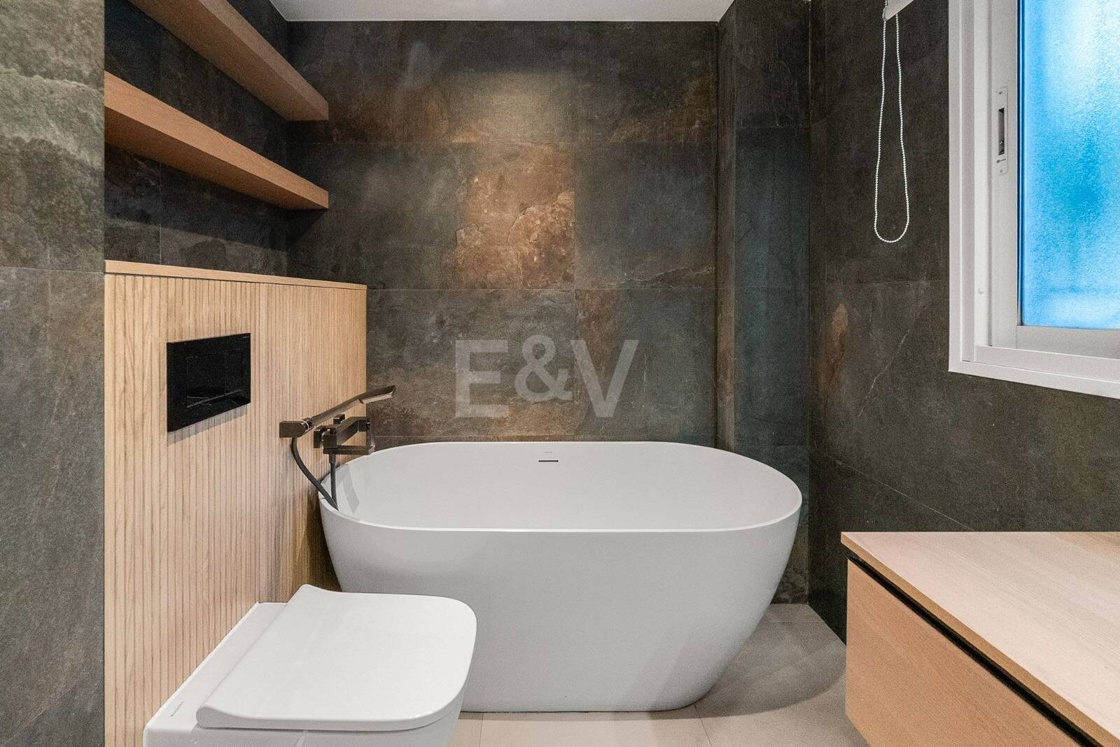 Sofisticado apartamento en una comunidad privada cerca de los mejores servicios de Marbella