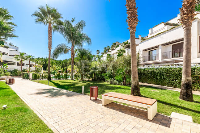 Ático dúplex con visas panorámicas y piscina privada