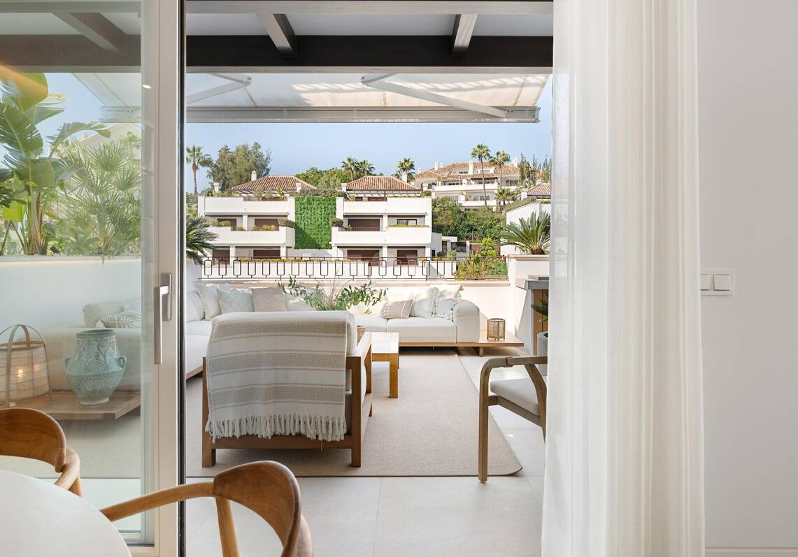 Penthouse duplex panoramique avec terrasses ensoleillées, piscine privée & licence touristique