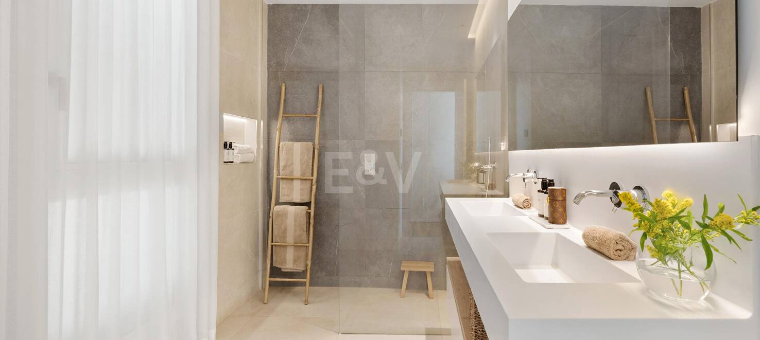 Stunning Duplex Penthouse on Marbella's Golden Mile