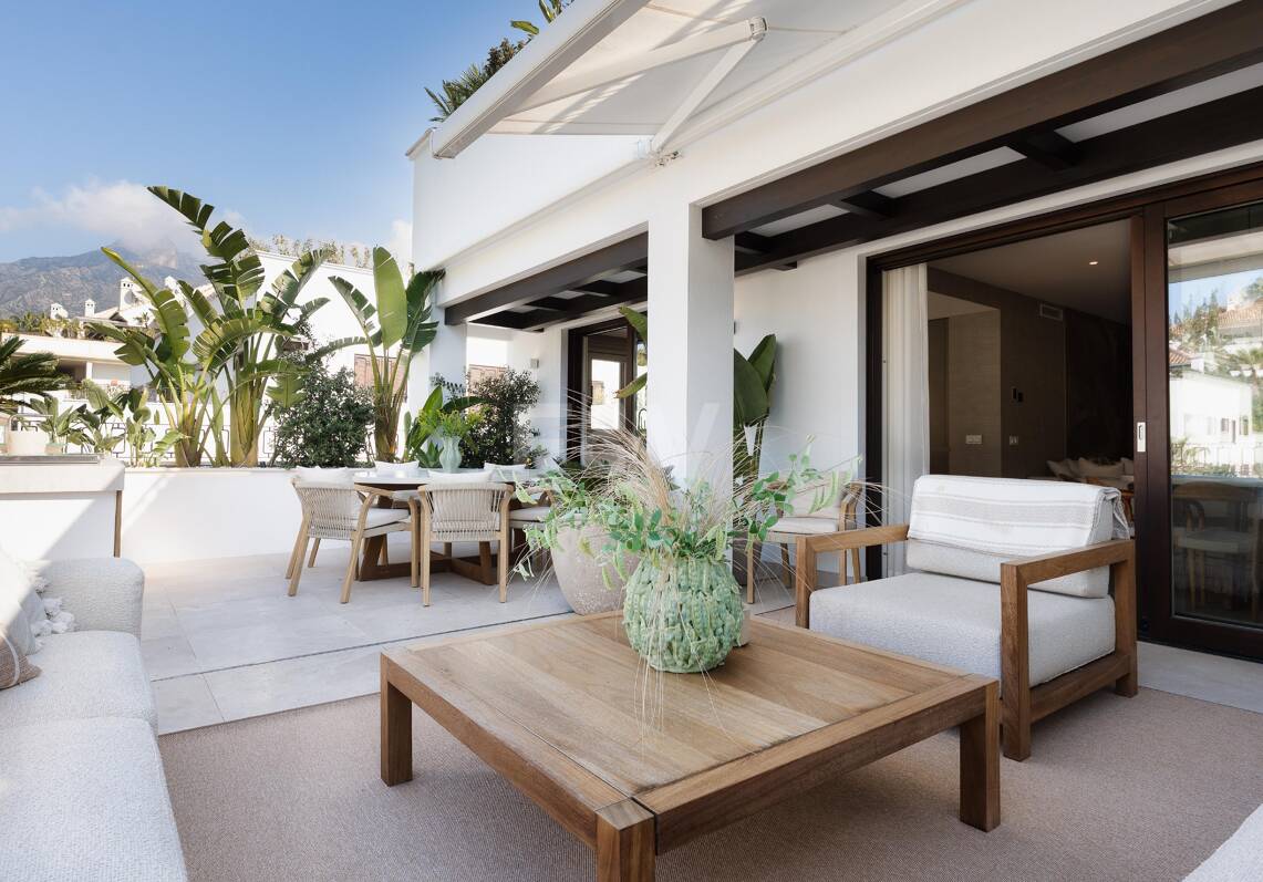 Penthouse duplex panoramique avec terrasses ensoleillées, piscine privée & licence touristique