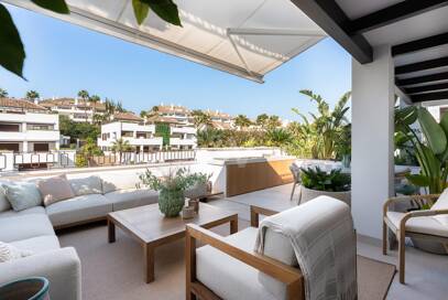 Penthouse duplex panoramique avec terrasses ensoleillées, piscine privée & licence touristique