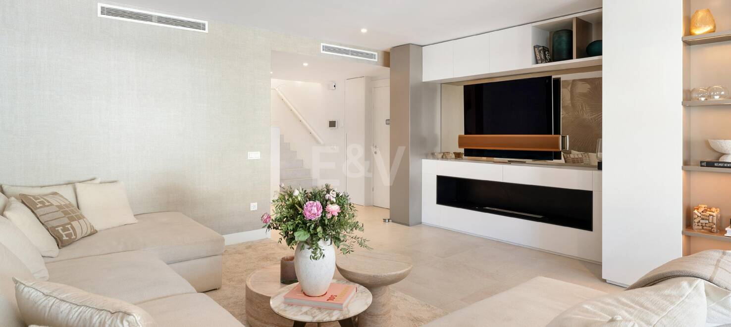 Stunning Duplex Penthouse on Marbella's Golden Mile