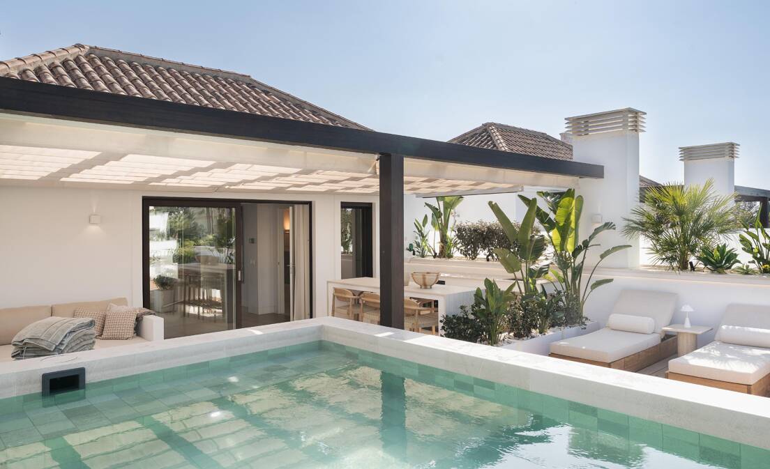 Ático dúplex con visas panorámicas y piscina privada