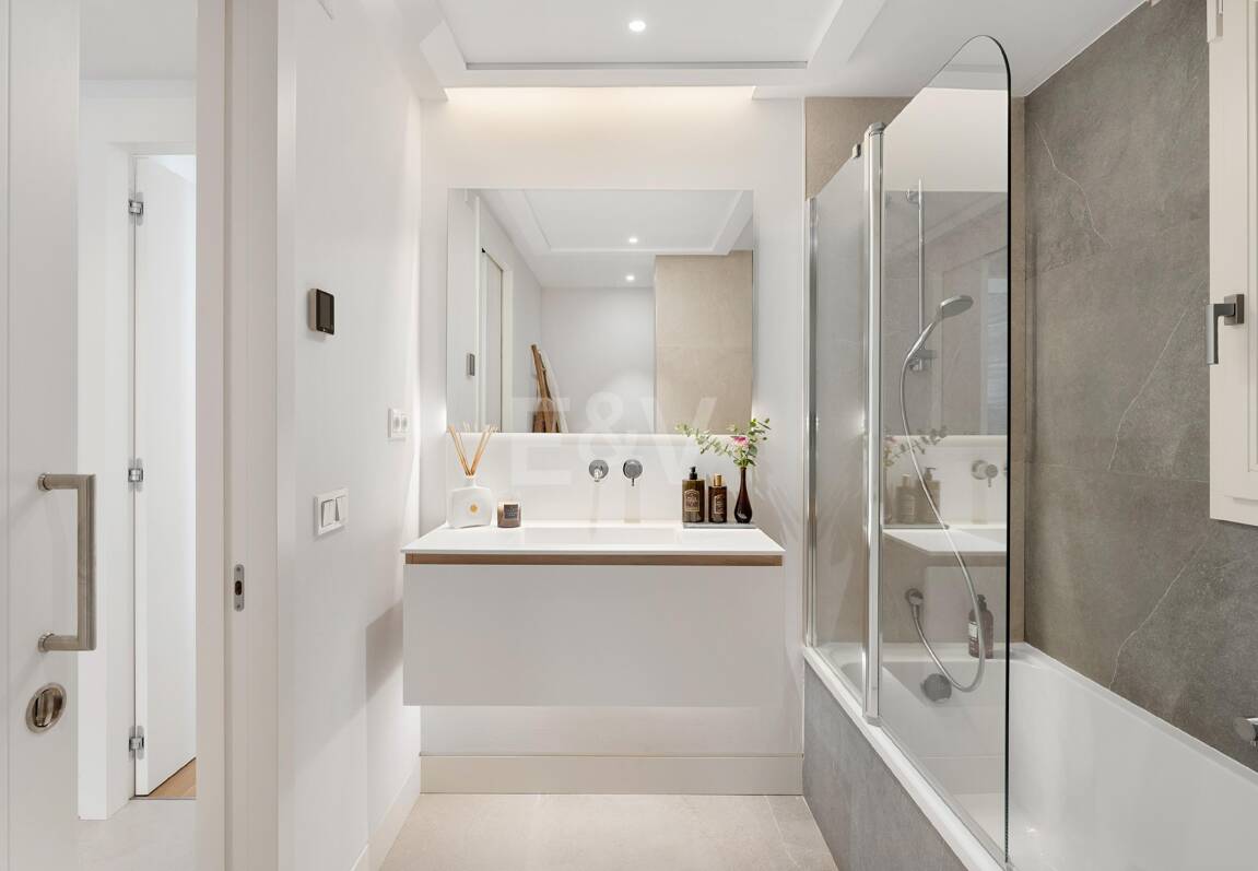 Panoramic Duplex Penthouse with Sunset Terraces and Private Pool