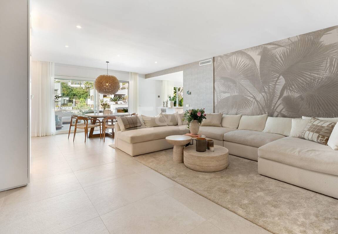 Panoramic Duplex Penthouse with Sunset Terraces and Private Pool