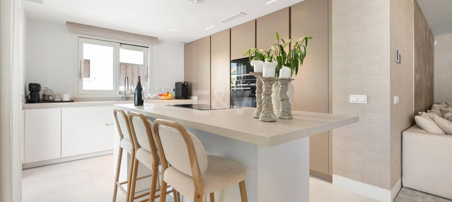 Stunning Duplex Penthouse on Marbella's Golden Mile