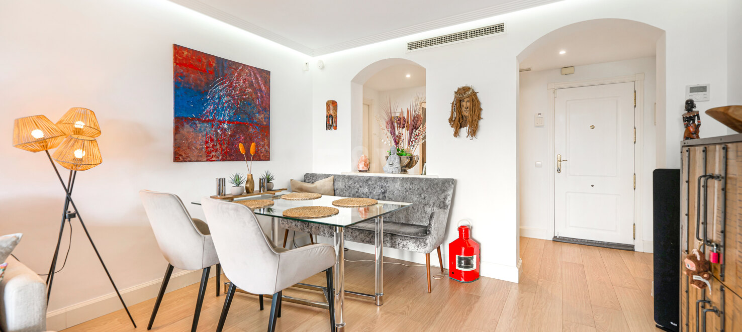 Apartment with Beautiful Sea Views and Golf Community Access