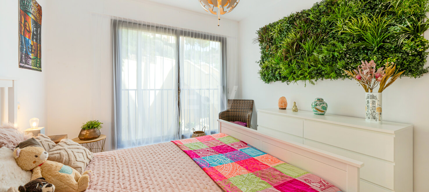Apartment with Beautiful Sea Views and Golf Community Access
