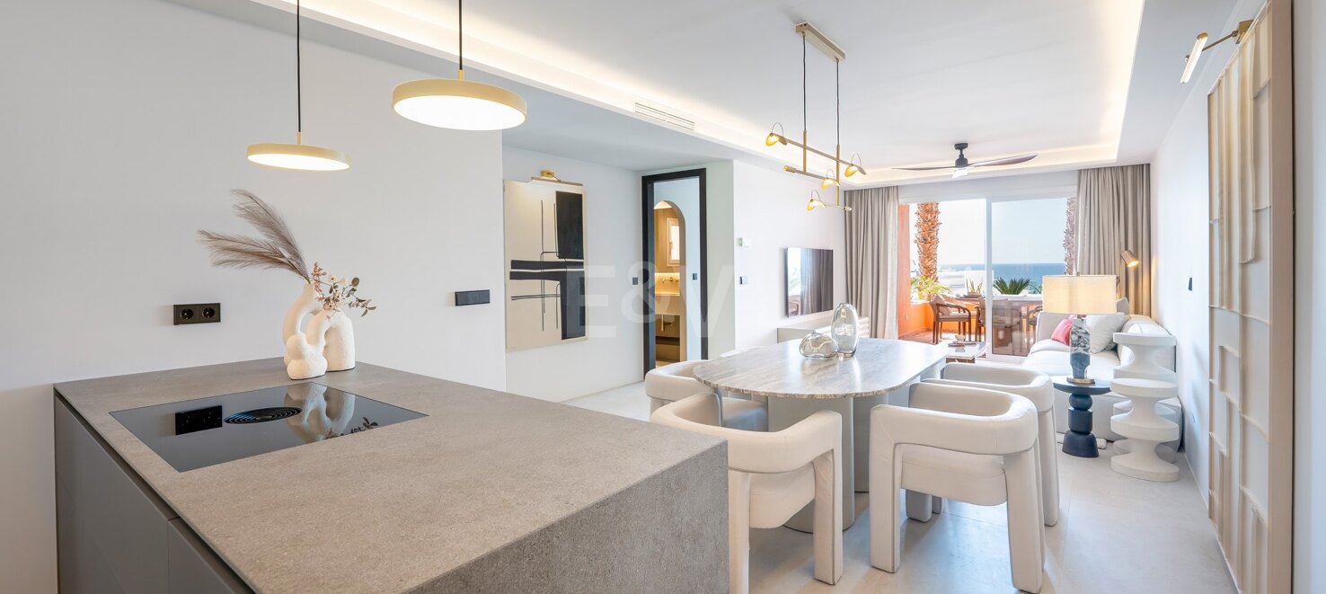 Sophisticated Apartment Moments from the Beach
