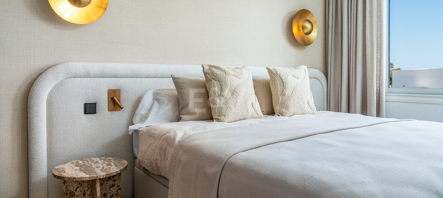 Sophisticated Apartment Moments from the Beach