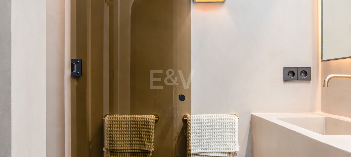 Sophisticated Apartment Moments from the Beach