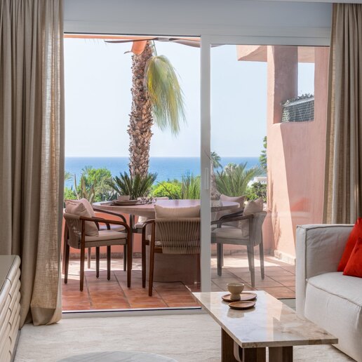 Sophisticated Apartment Moments from the Beach