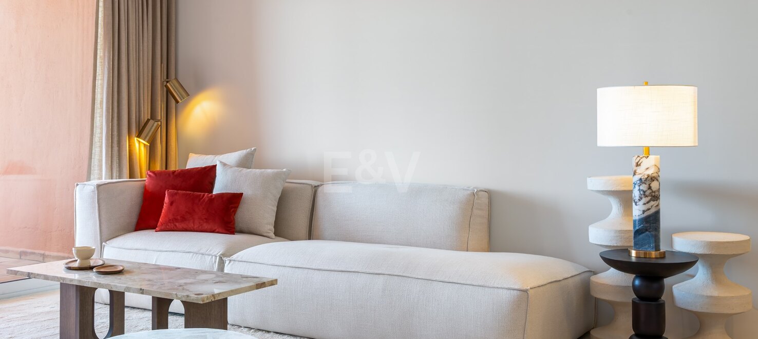 Sophisticated Apartment Moments from the Beach