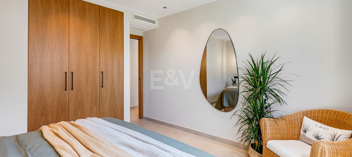 Elegant Apartment with Terrace and Pool in Marbella’s City Centre