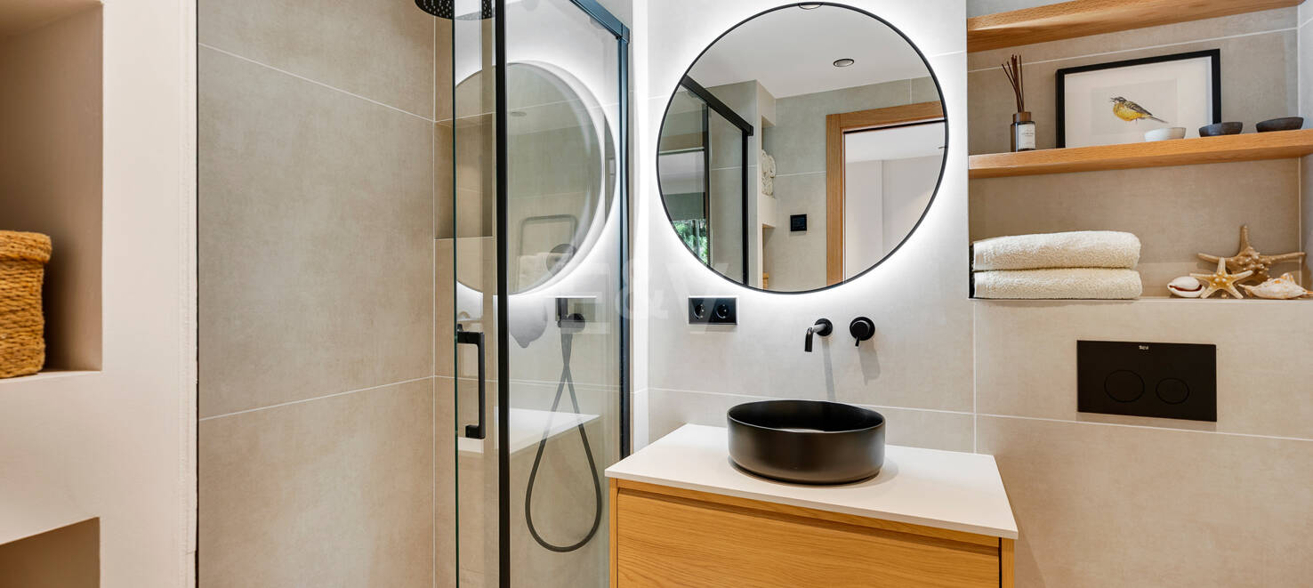 Elegantes Apartment mit Terrasse und Pool im Zentrum von Marbella