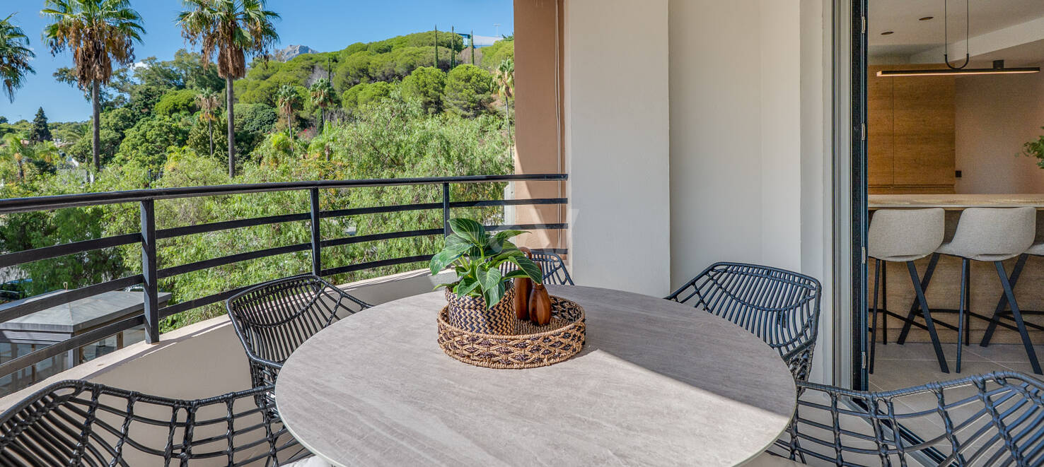 Elegantes Apartment mit Terrasse und Pool im Zentrum von Marbella