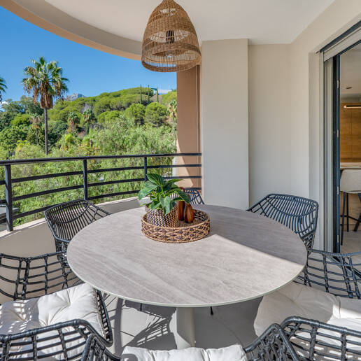 Elegantes Apartment mit Terrasse und Pool im Zentrum von Marbella