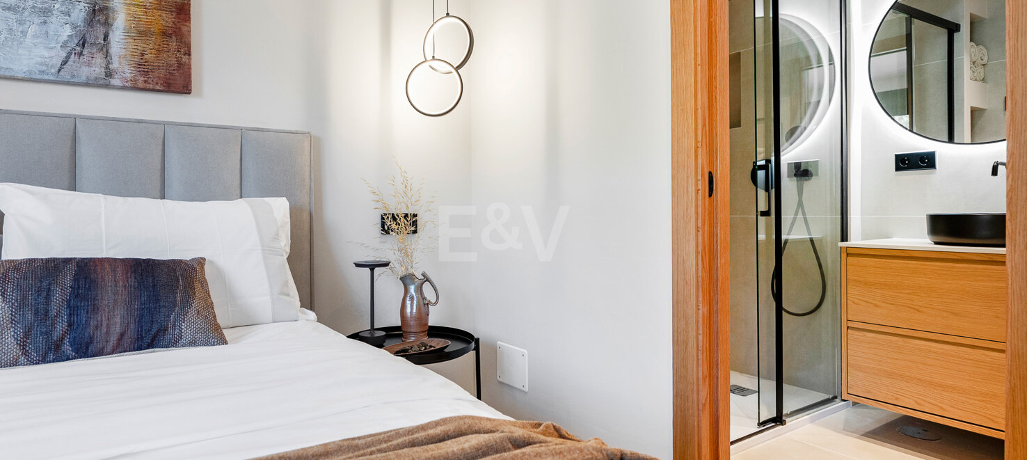 Elegant Apartment with Terrace and Pool in Marbella’s City Centre