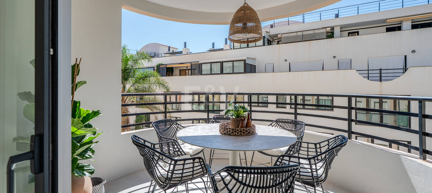 Elegantes Apartment mit Terrasse und Pool im Zentrum von Marbella