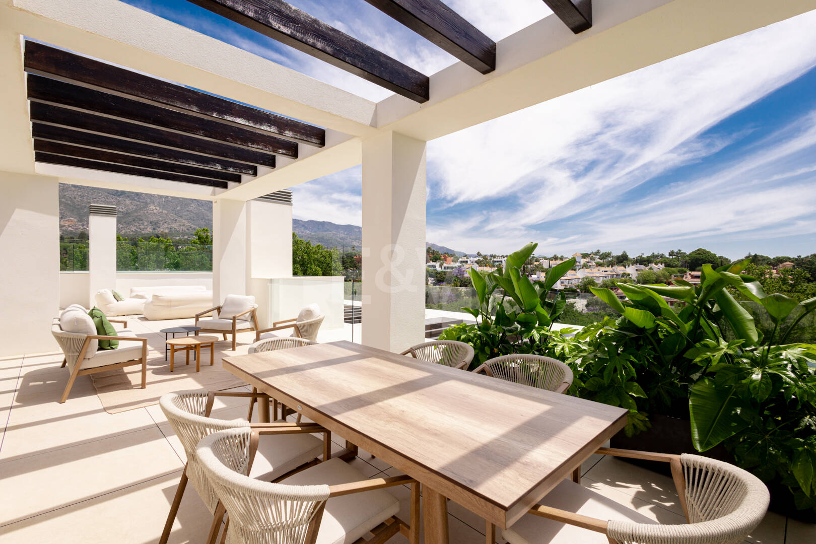 Duplex Penthouse med privat simning Pool nära Puente Romano
