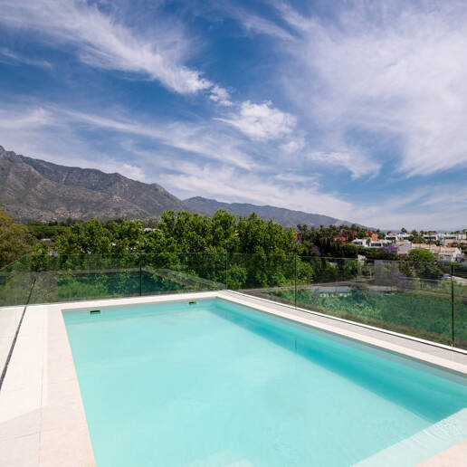 Duplex Penthouse med privat simning Pool nära Puente Romano