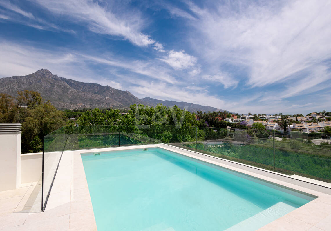 Duplex Penthouse z prywatnym basenem w pobliżu Puente Romano