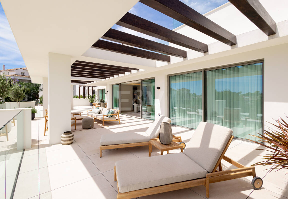 Duplex Penthouse med privat simning Pool nära Puente Romano